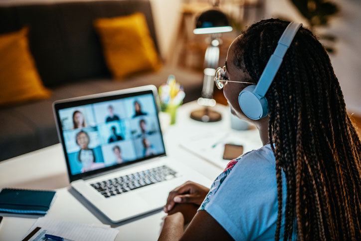 students having an online meeting